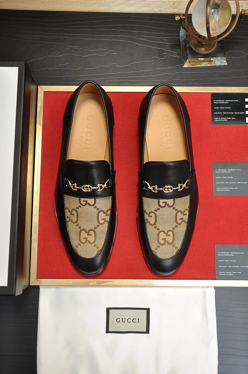 Men's shoes💰500💶Italy's top luxury men's shoe giant (GUCCI) (Gucci) (full cowhide lining) new arrival🍃Original European style🔰 Pleasant to the eye😍In order to make the shoes more durable and non-deformable🌀The production continues to follow traditional methods but there is still no lack of innovation💪Choose original sheepskin for the leather♻️ Smooth and natural And extra bright ⭐Made of imported cowhide, the first choice of rich people 38-45 (45 customized)